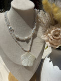 flor necklace