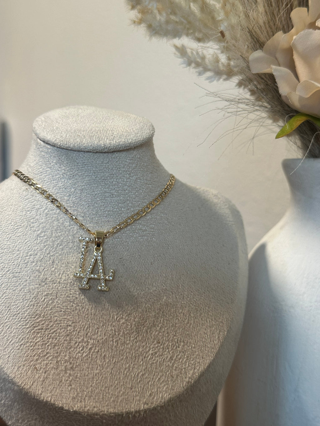 LA necklace