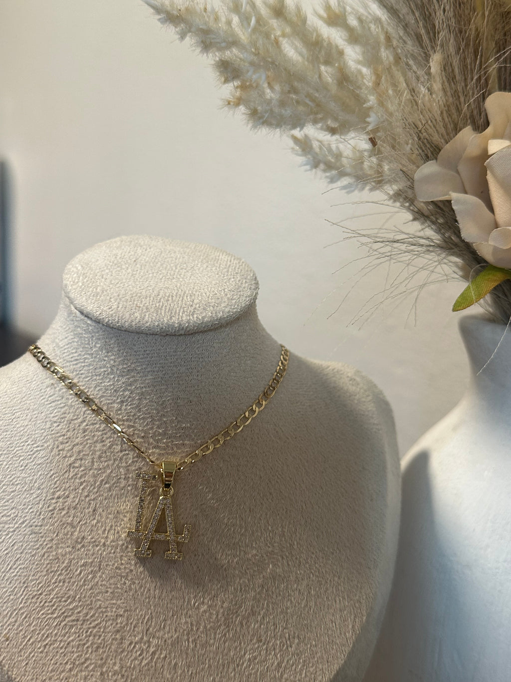 LA necklace